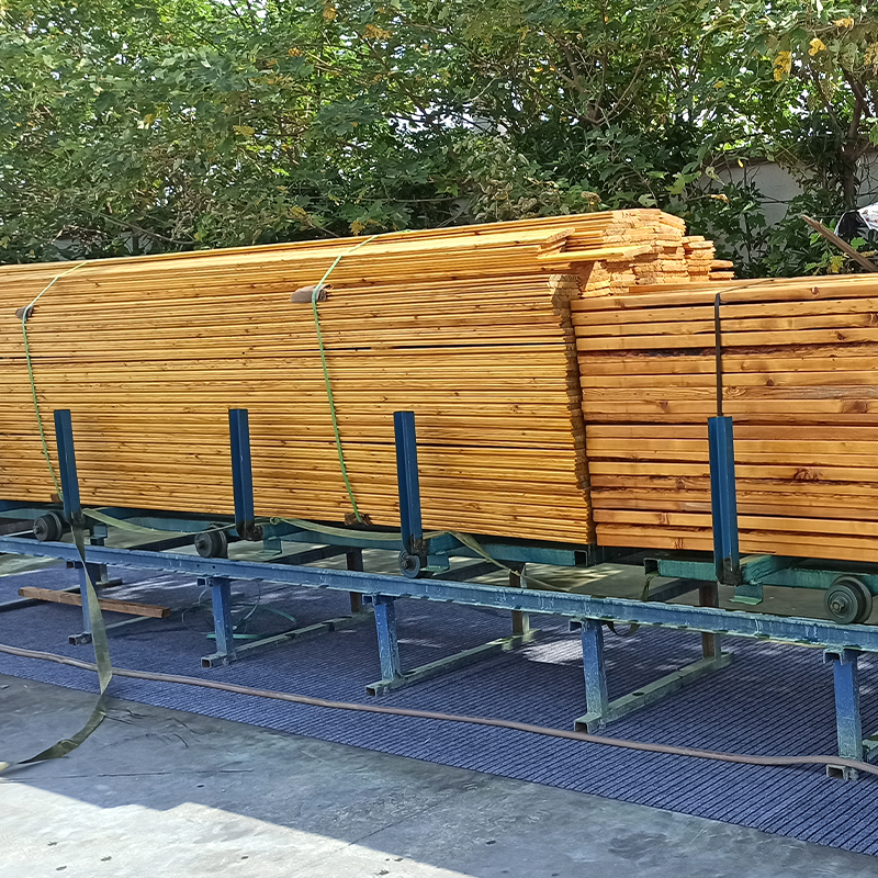 Kayu yang Diolah dengan Tekanan Pinus