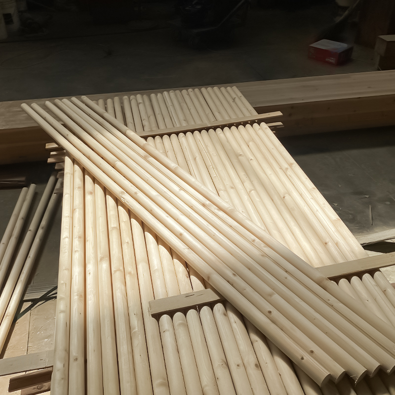 Kolom Glulam Bulat Cemara
