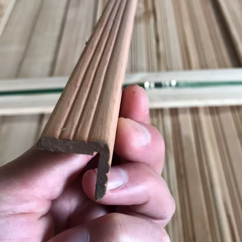 Cetakan Sudut Cedar Merah Barat
